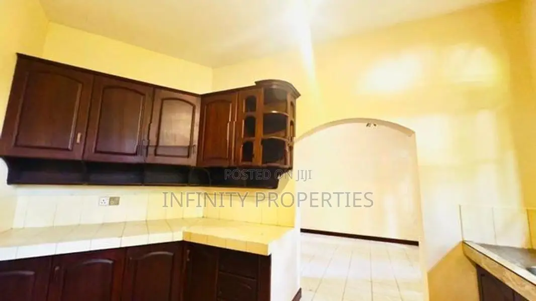 10 Perch 2-Storey House for Sale - Mount Lavinia, Galle Road (SA-11)