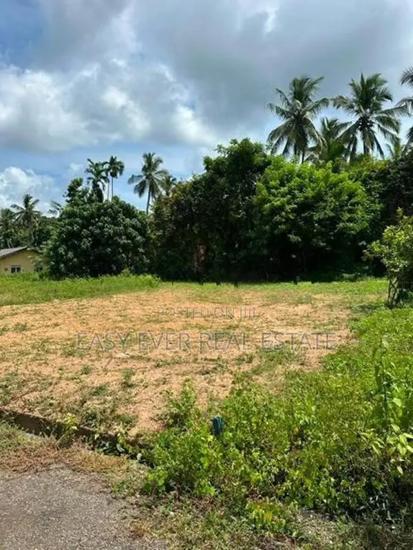 මීරිගම කළුඅග්ගලින් අඩි 20 මාර්ග පහසුකම් සහිත නේවාසික ඉඩමක් විකිණීමට