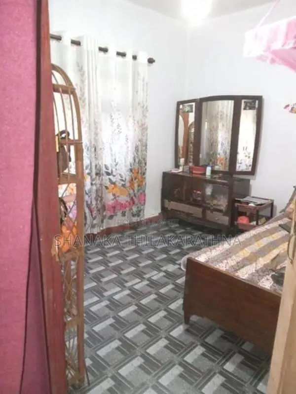 House for Sale in Sirimalwatta, Nattarampotha
