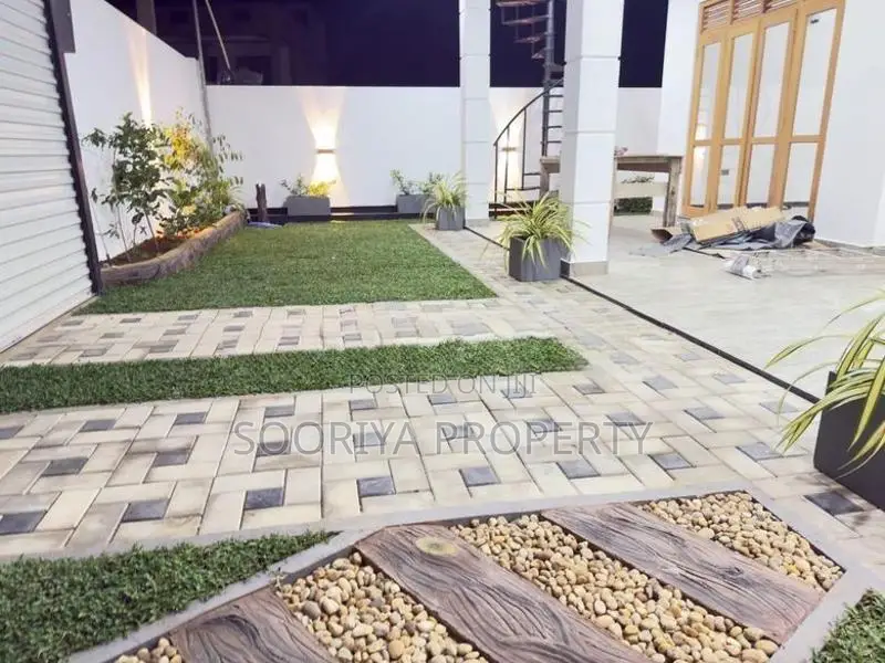 Uncommon Spacious Brand New House for Sale - Piliyandala