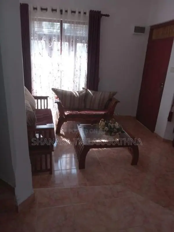House for Sale in Sirimalwatta, Nattarampotha