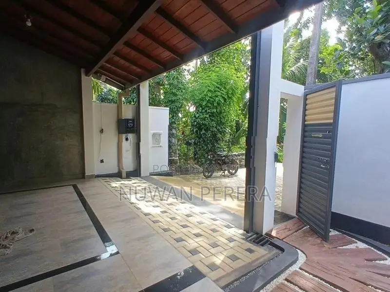 Zolder architectural house sale in Piliyandala .