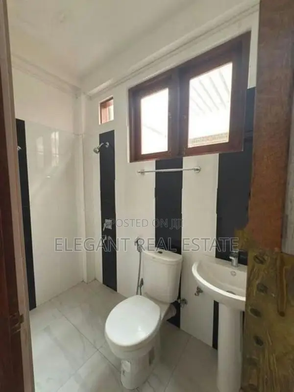 07 Bedroom Unfurnished 03 Storied House for Sale in Nawala (A5225)