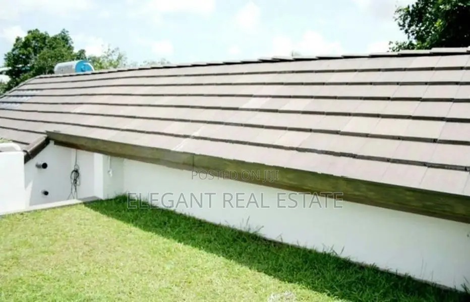 04 Bedroom Unfurnished House for Sale in Battaramulla (A6519)