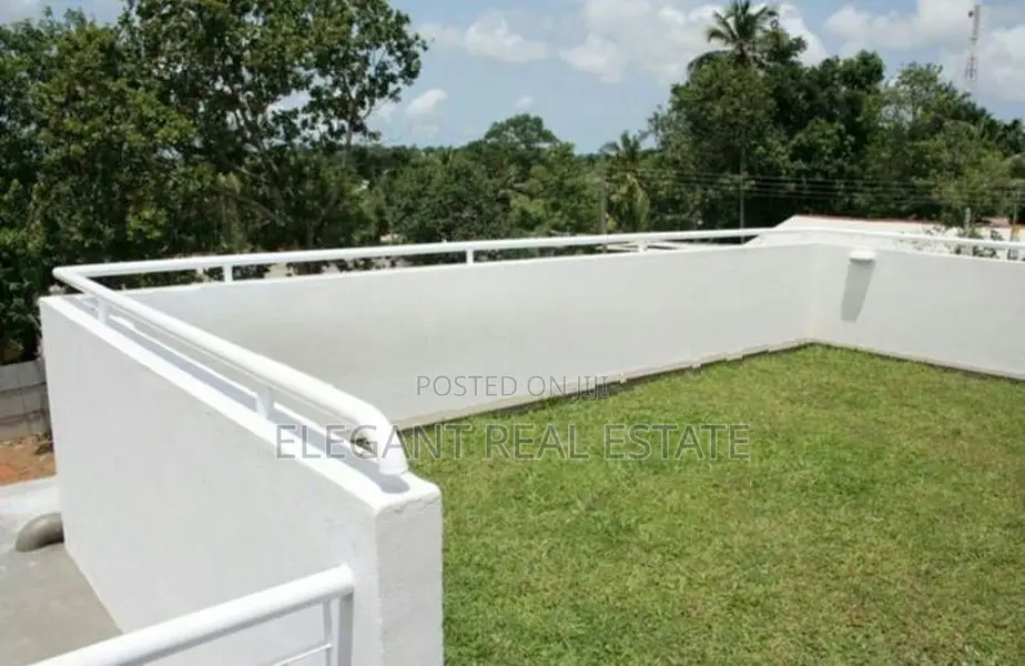04 Bedroom Unfurnished House for Sale in Battaramulla (A6519)