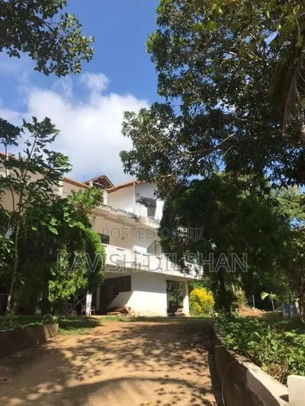 Goyambokka Beachside building