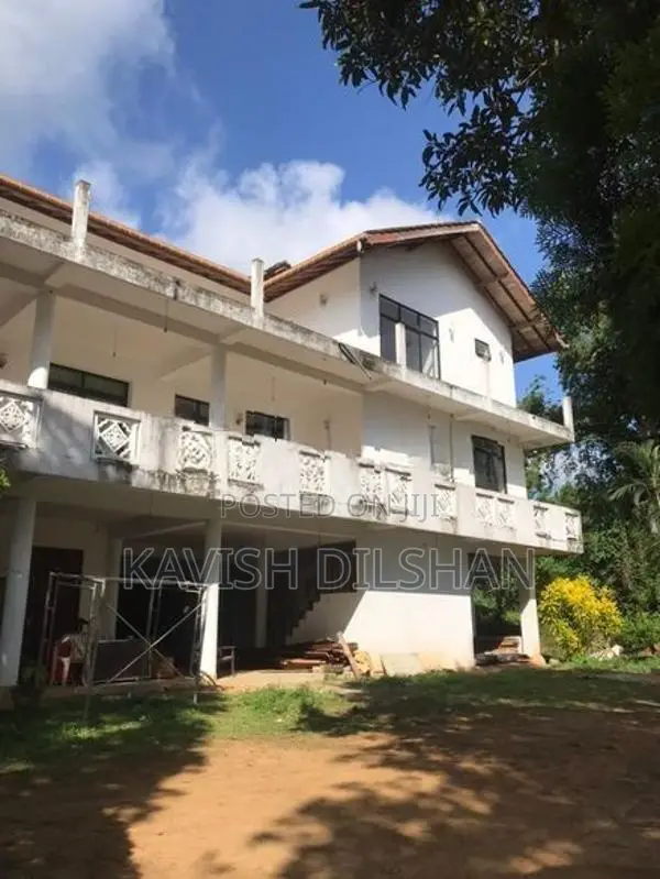 Goyambokka Beachside building