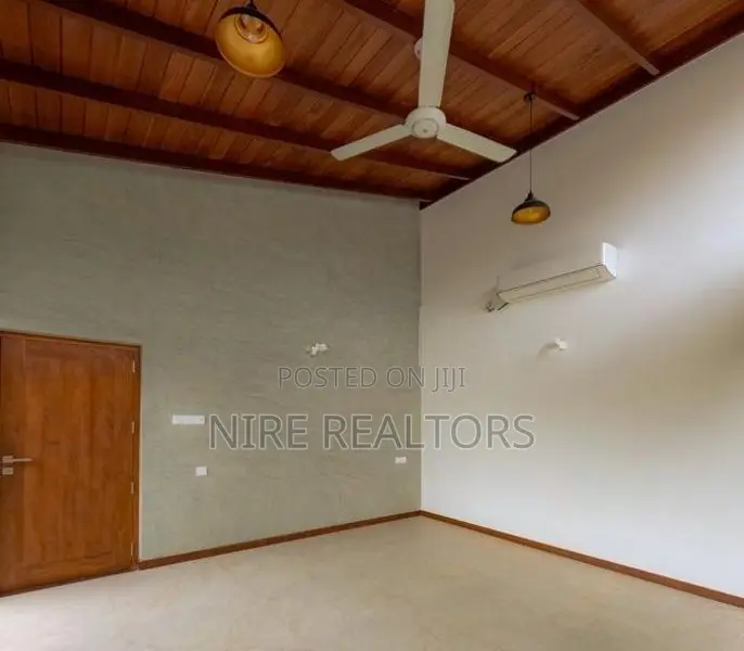Elegant 4-Bedroom Home For Sale at Lake Road, Battaramulla