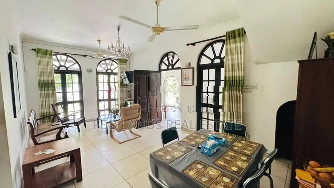 (PH1035) 27 Perch Two Storey House for Sale in Maharagama