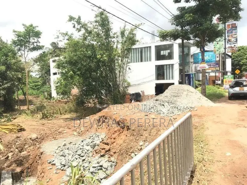 commercial /residentl land sale Kandy Col facing kirillawala kadawata