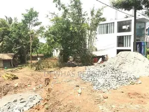commercial /residentl land sale Kandy Col facing kirillawala kadawata