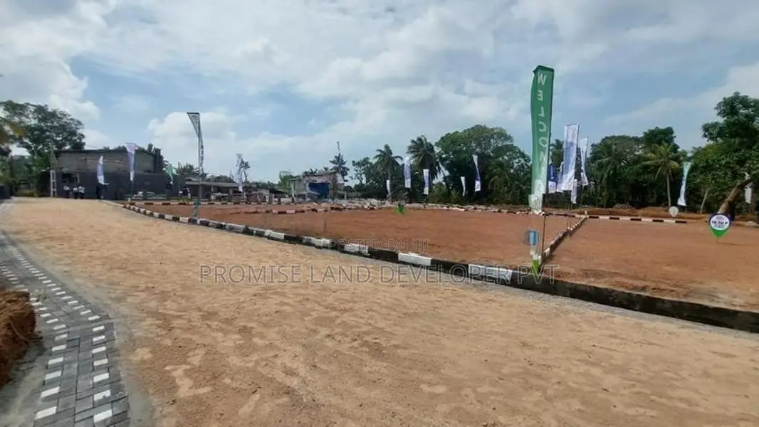 Land is in Wadduwa | Y31