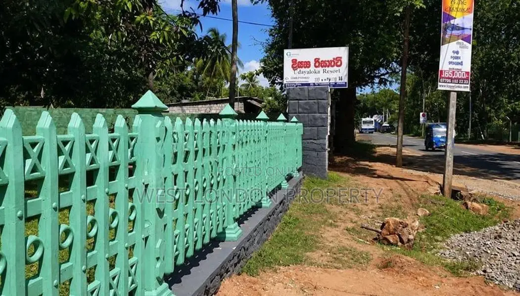 Dambulla – High-Potential Commercial Property for Sale