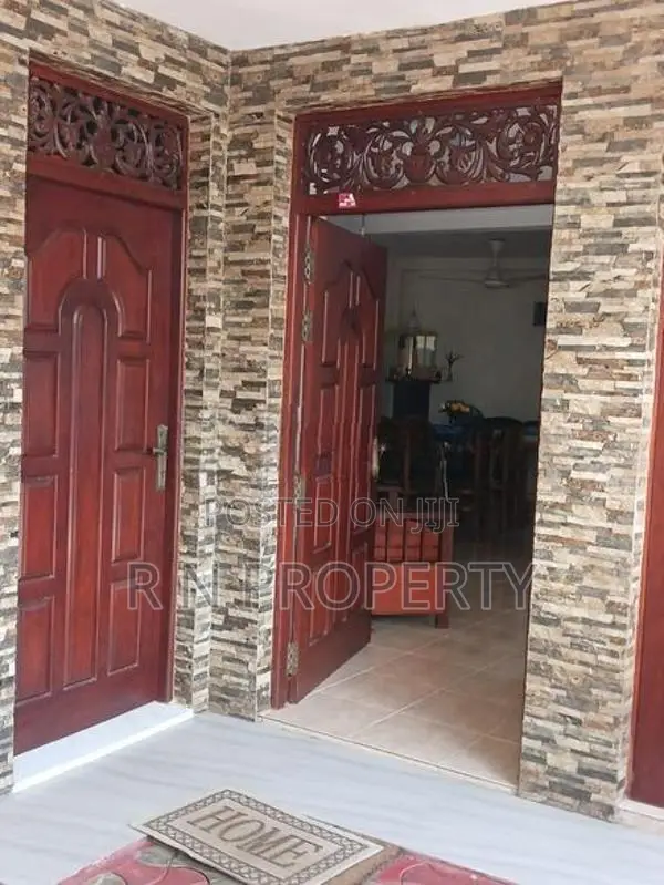 Brand New 6-Bedroom House for Sale – Dehiwala