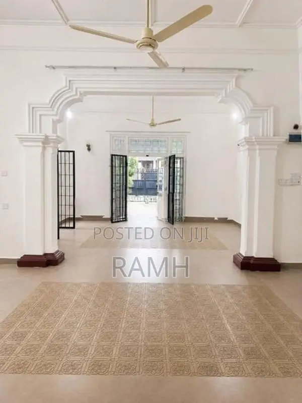 Colonial House for Rent in Dehiwala