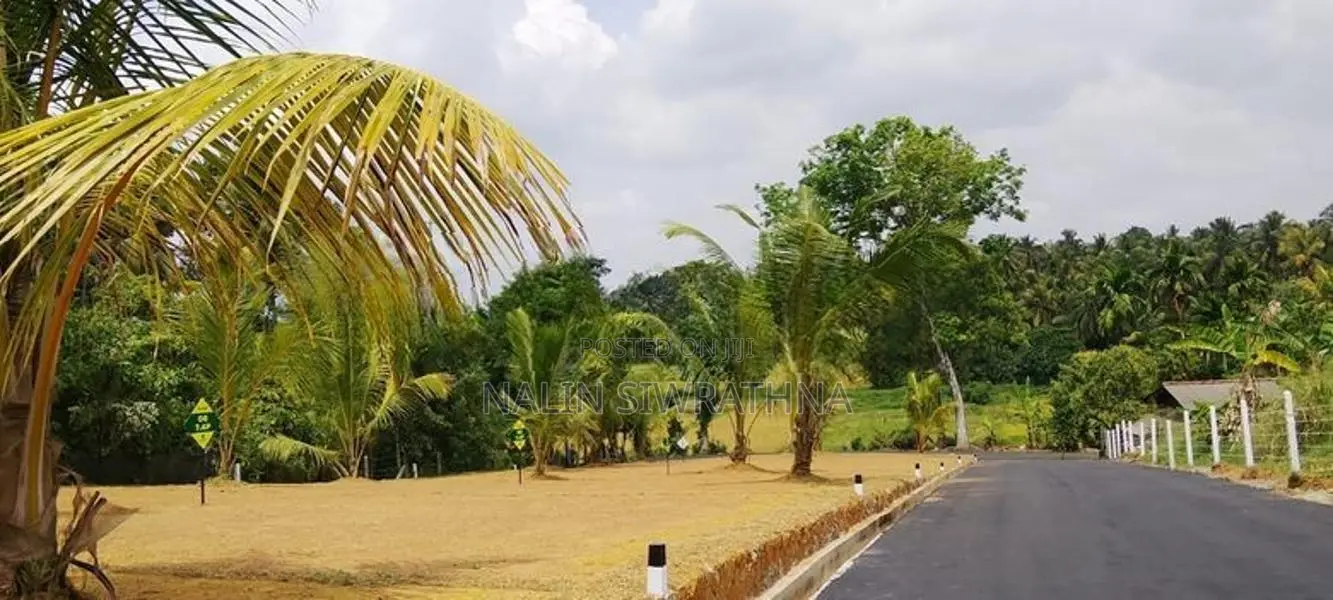 Premium Land for Sale in Kiriwattuduwa