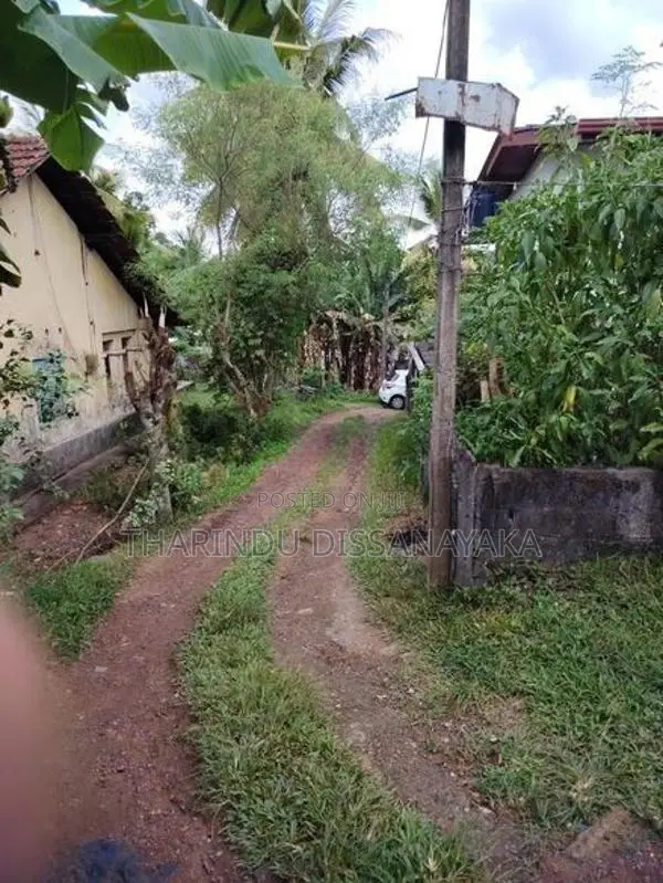 Land in Kadawatha Kokiskade Junction Plot 01