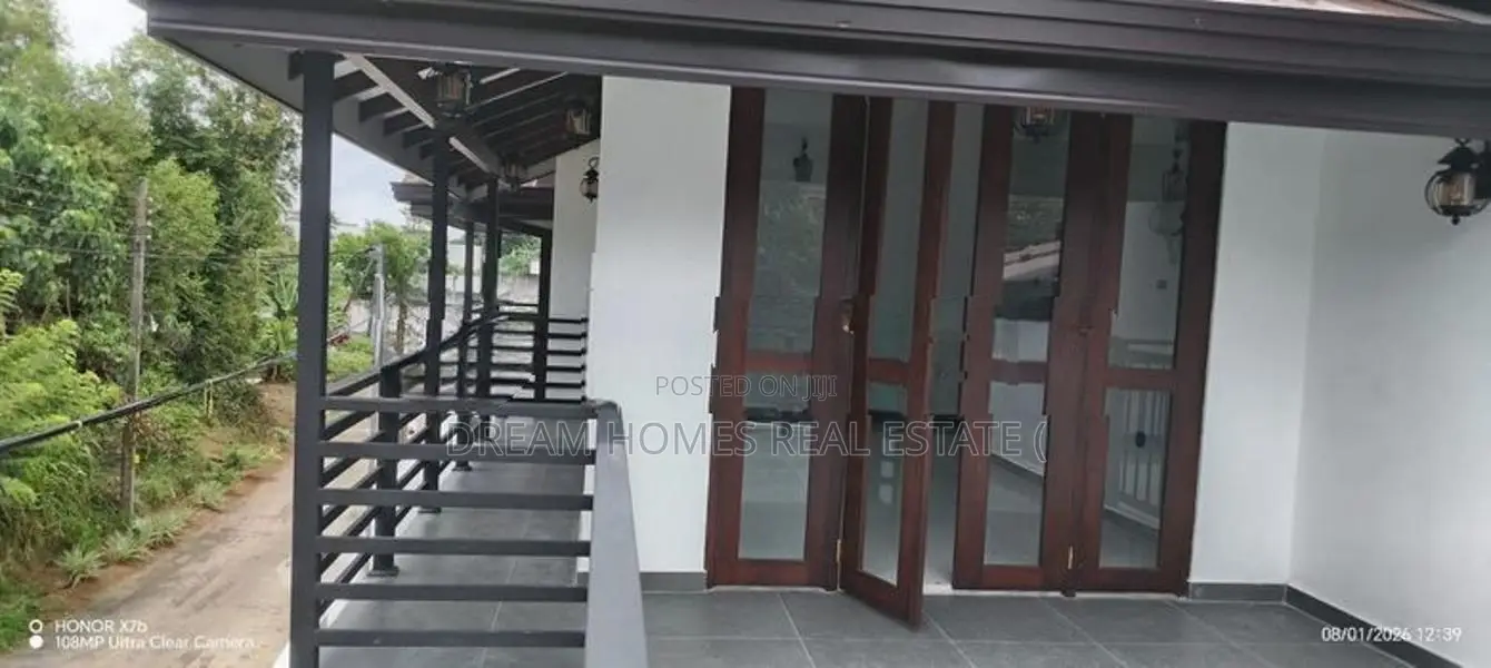 4-Bedroom Modern House for Sale – Athurugiriya