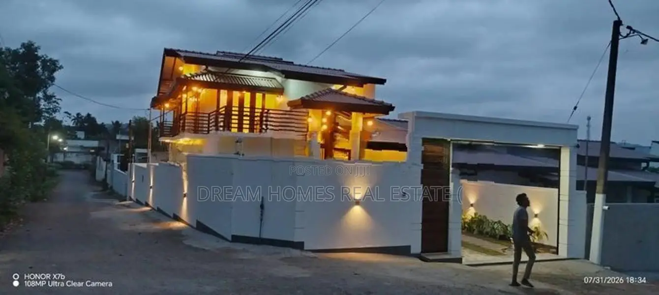 4-Bedroom Modern House for Sale – Athurugiriya