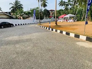 යක්කලින් පදිංචියට හොඳ ඉඩමක්