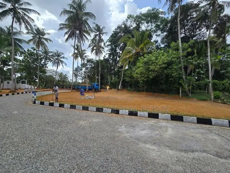 Yakkala Land for Sale Near the Kandy Road