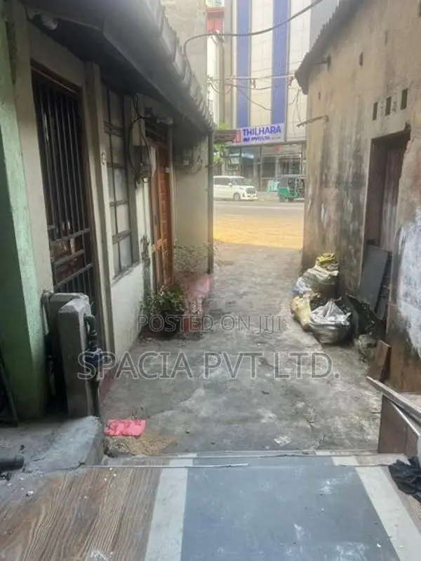 Shop/Warehouse for rent in Union Place, Colombo-02