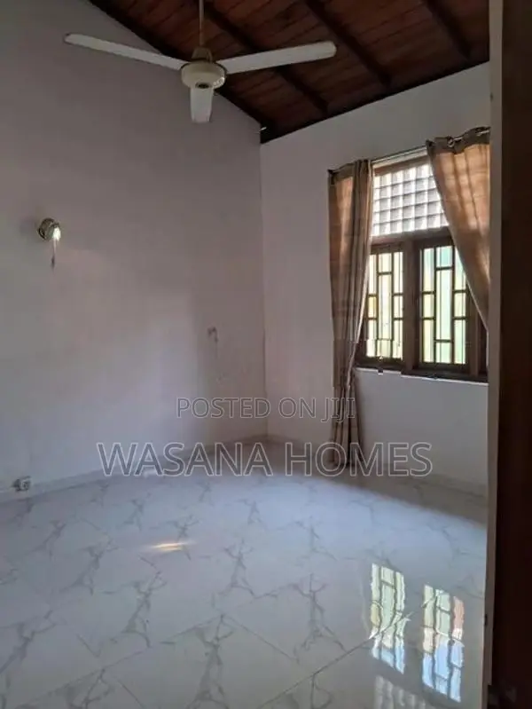 Super House for Sale Borelesgamuwa Town