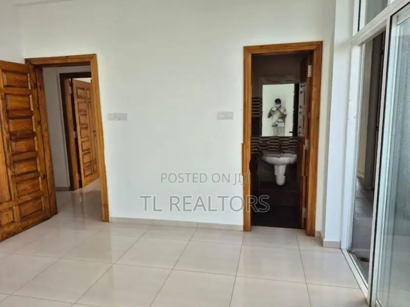 Brand New 4 Bedroom Apartment for Sale in Wellawaththa