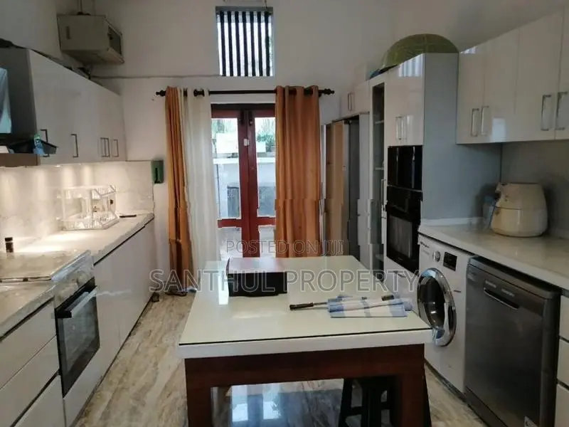 Luxury House for Sale in Mount Lavinia – Temples Road