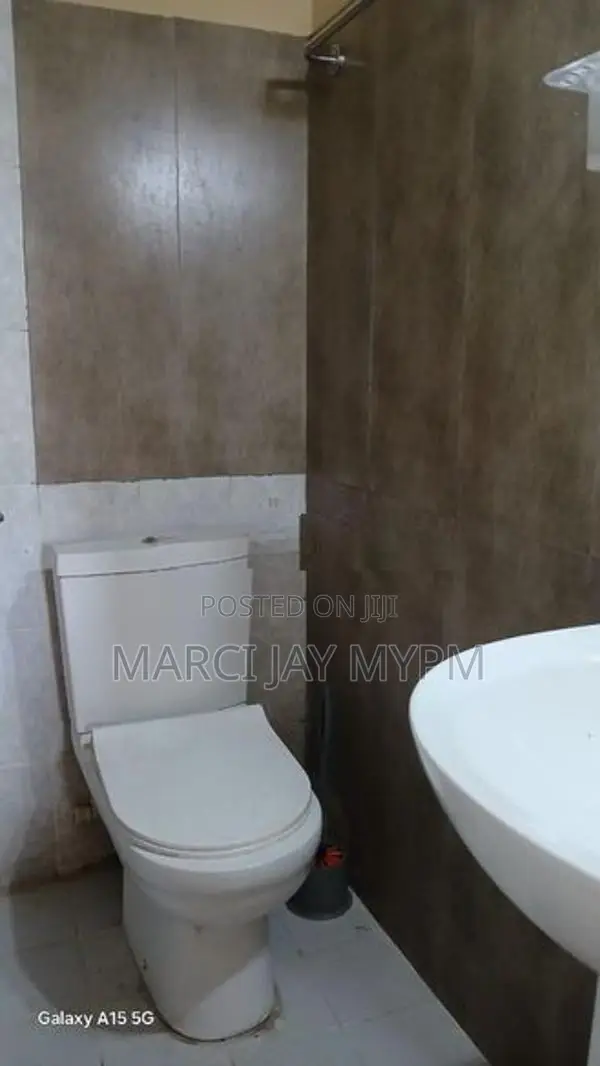 Room for a Working Girl Near Open University Nawala