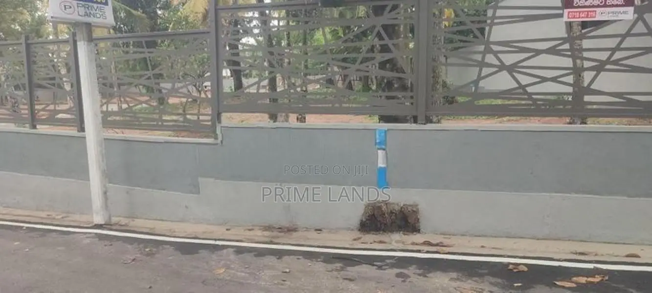 Land for Sale in Thalahena , Close to Bus Road