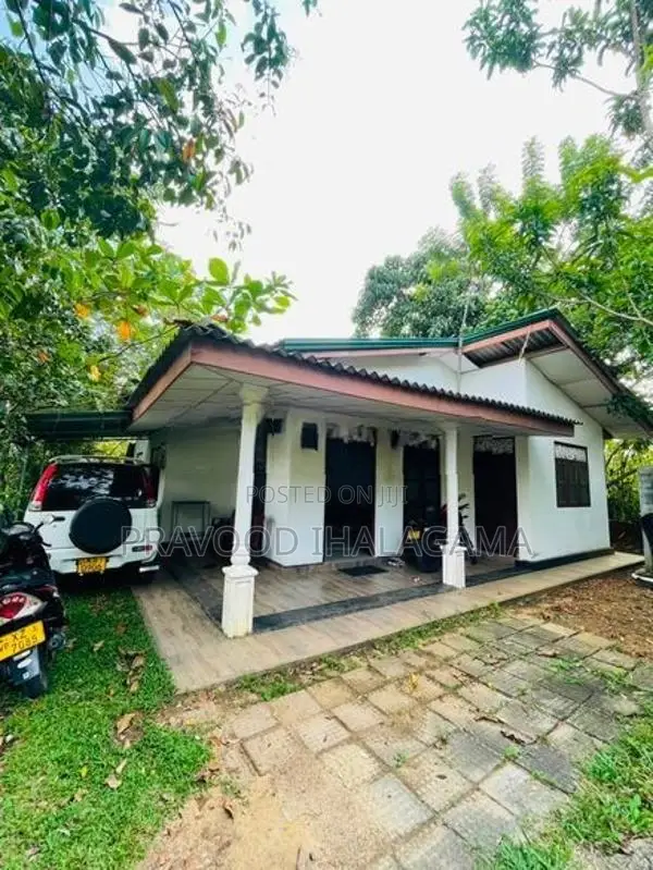 නිවසක් විකිණීමට පාදුක්ක