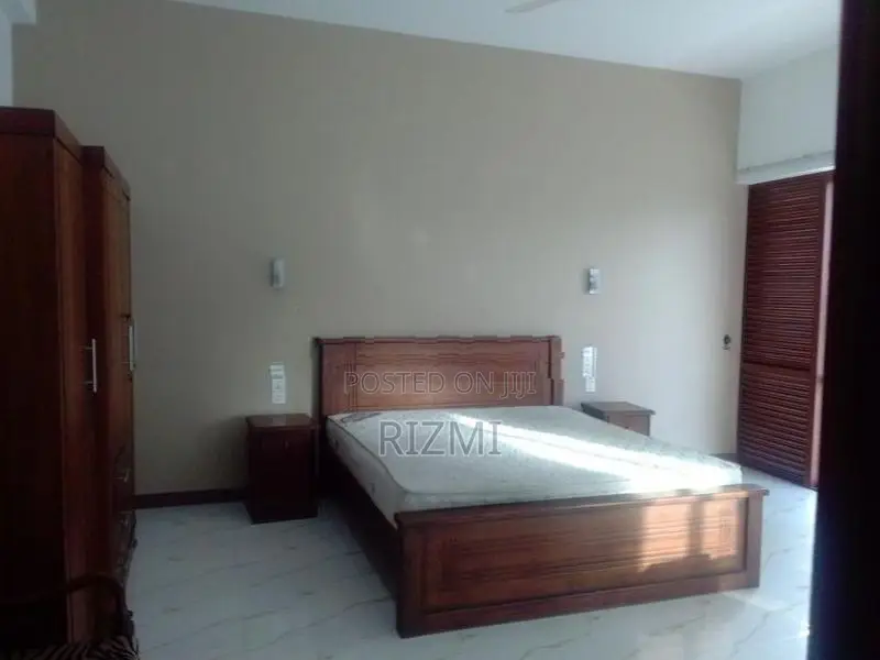 fully furnished 5BR 3 storey modern house for rent in dehiwala kawdana