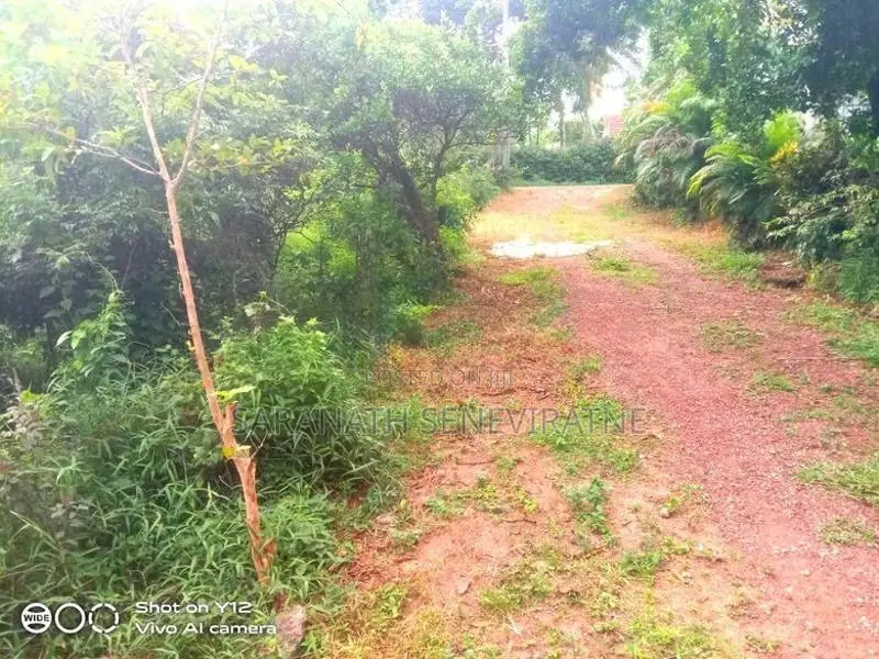 Land for sale Makumbura Hiripitiya Road