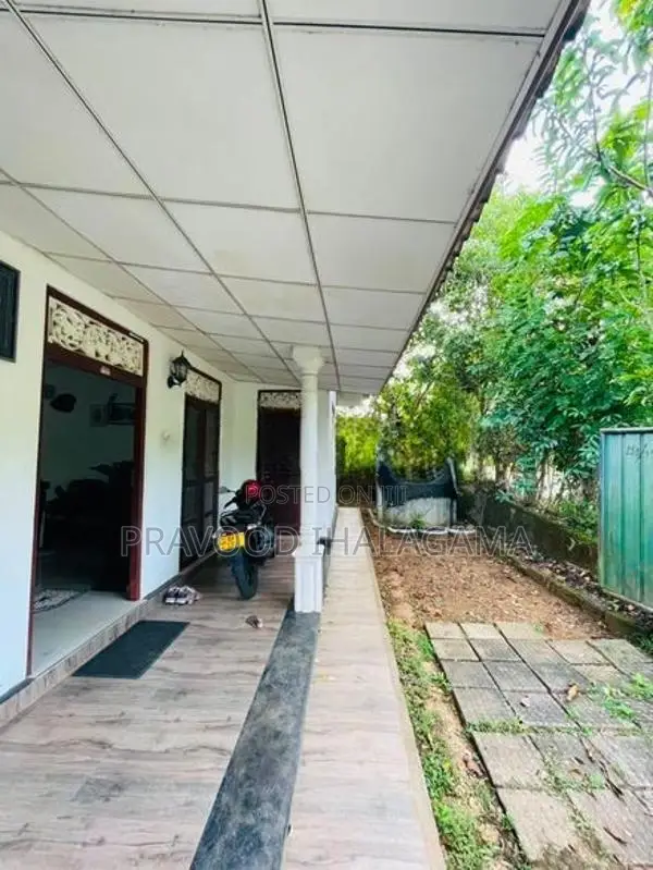 නිවසක් විකිණීමට පාදුක්ක