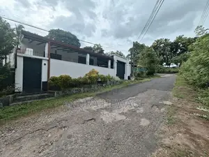 මාලබේ, විහාර මාවතේ පිහිටි කාමර 3 ක නිවසක් විකිණීමට ඇත. (ID : AGMP023S)