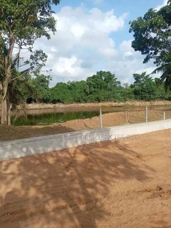 Lake Facing 20p Land for Sale in Nawala