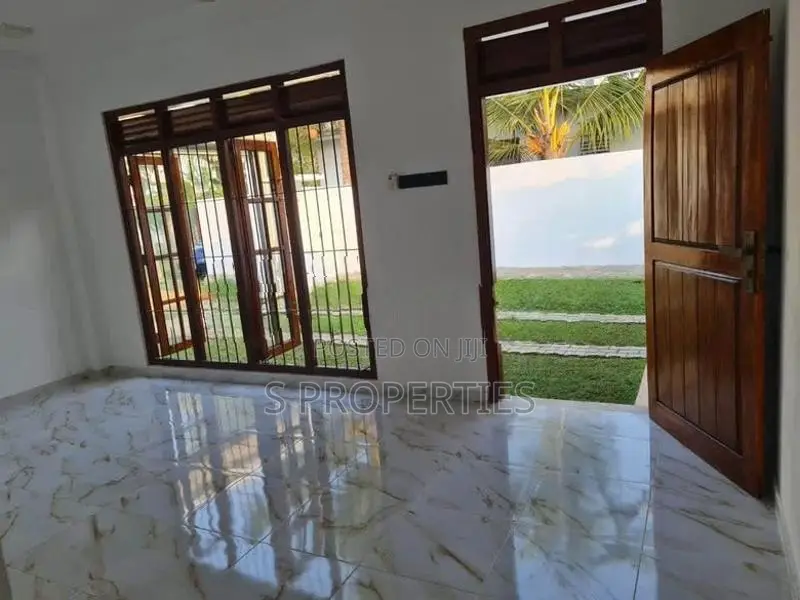 Single storied house for sale in Rathmalana