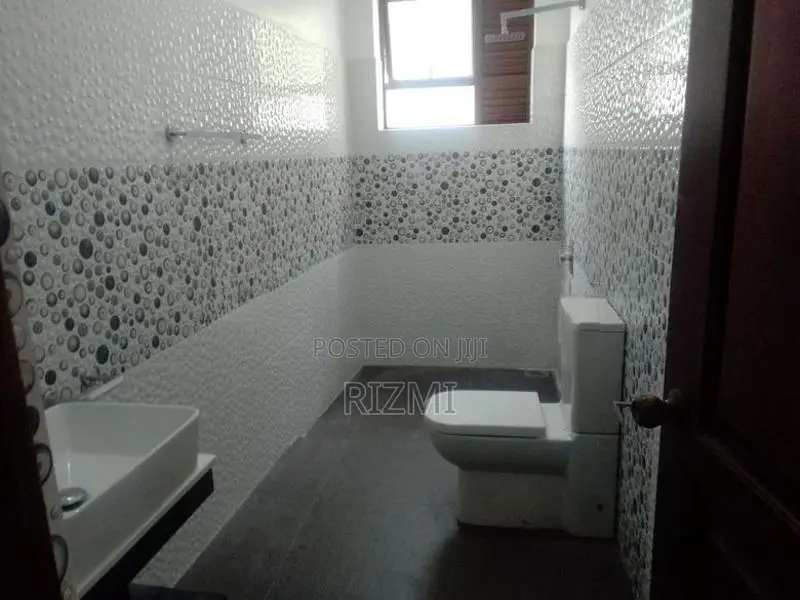 fully furnished 5BR 3 storey modern house for rent in dehiwala kawdana