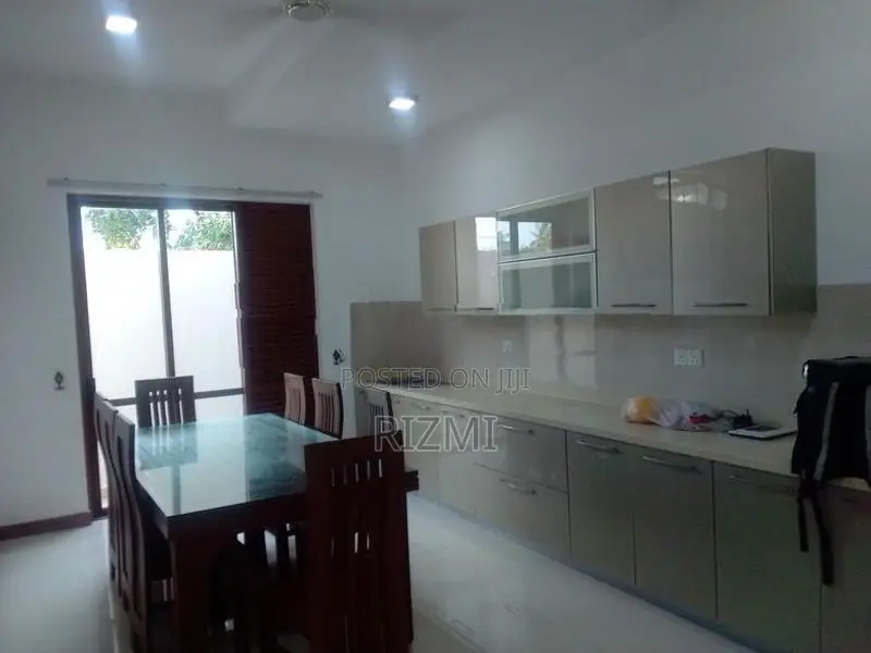 fully furnished 5BR 3 storey modern house for rent in dehiwala kawdana