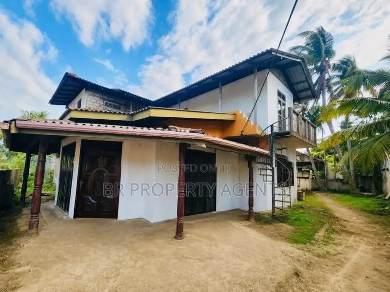 Two Story House for Sale in Wellampitiya