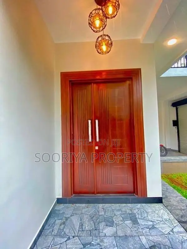 Brand New 2 Story Luxury House for Sale in Piliyandala