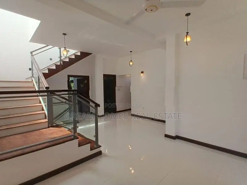 Brand New 4 Bedroom House for Sale – Erawwala