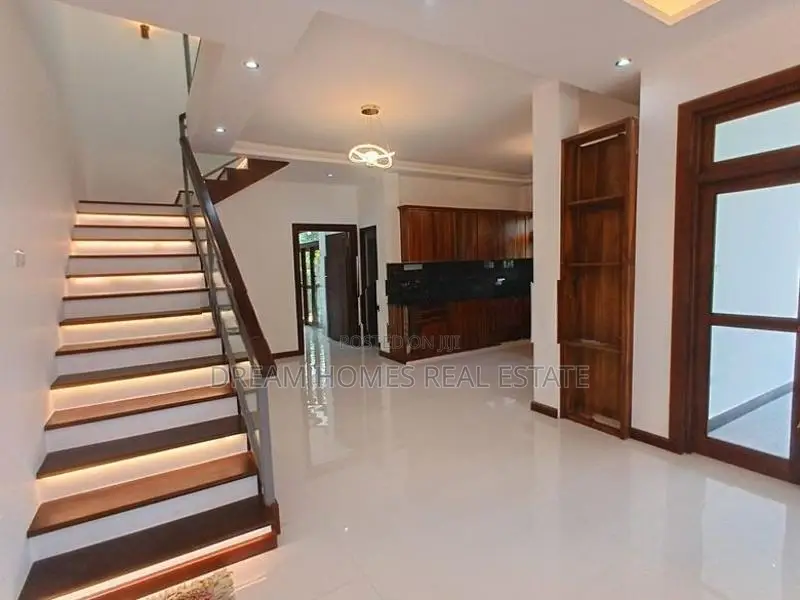 Brand New 4 Bedroom House for Sale – Erawwala