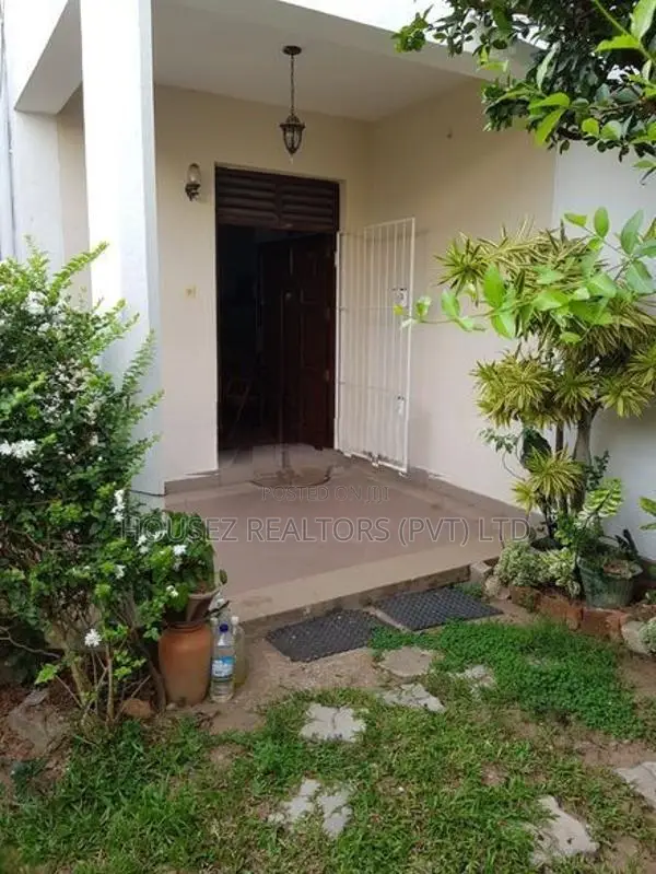 5-Bedroom House for Sale – Mount Lavinia