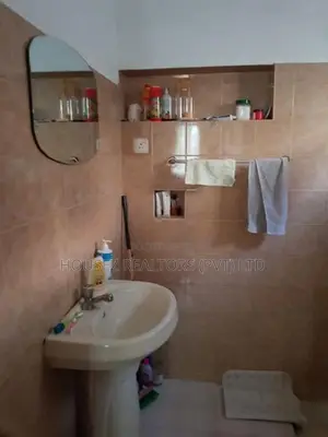 5-Bedroom House for Sale – Mount Lavinia