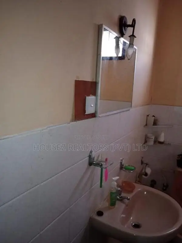 5-Bedroom House for Sale – Mount Lavinia
