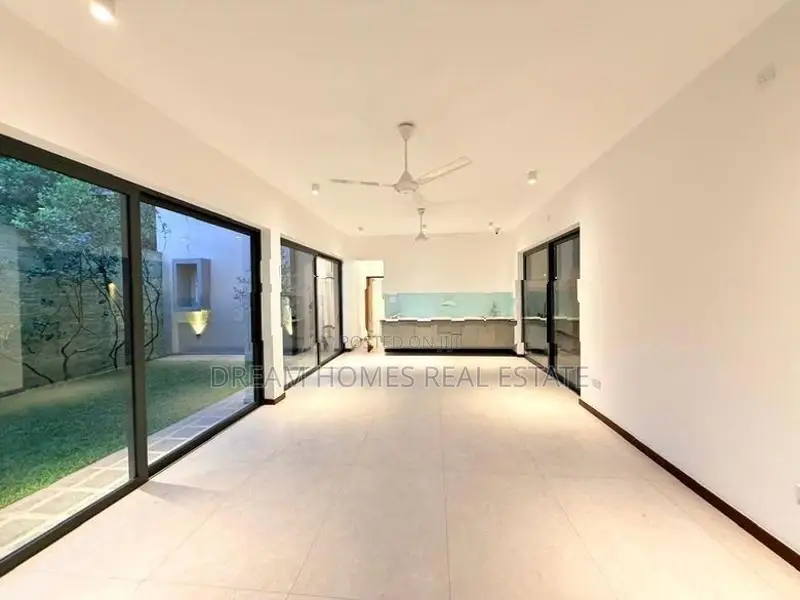 Luxury 4 Bedroom House for Sale – Lake Road, Battaramulla