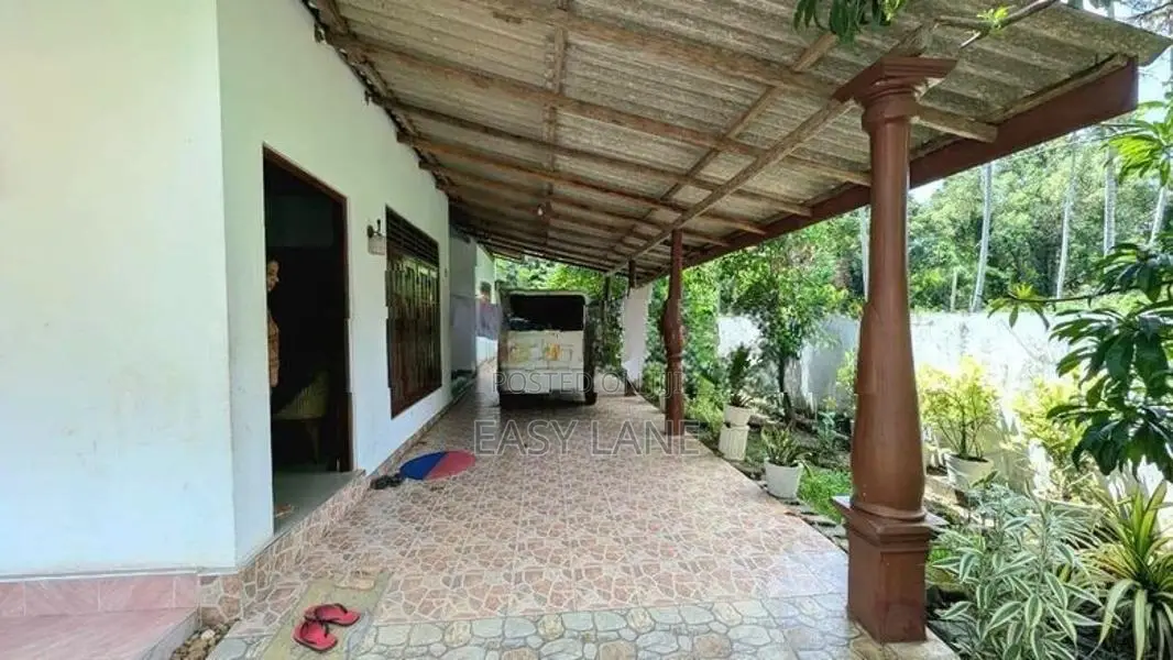House for sale in Gampaha