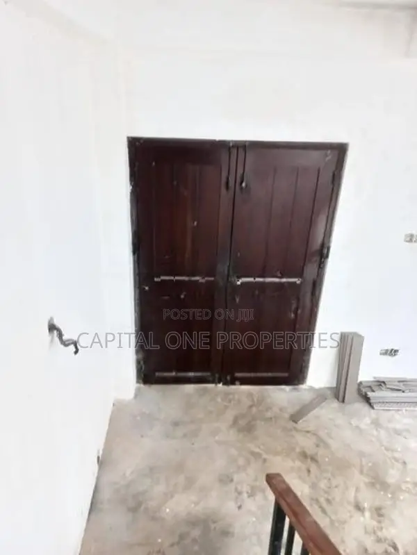 OFFICE/STORAGE SPACE FOR RENT IN GOTHAMI RD, RAJAGIRIYA - 1061U